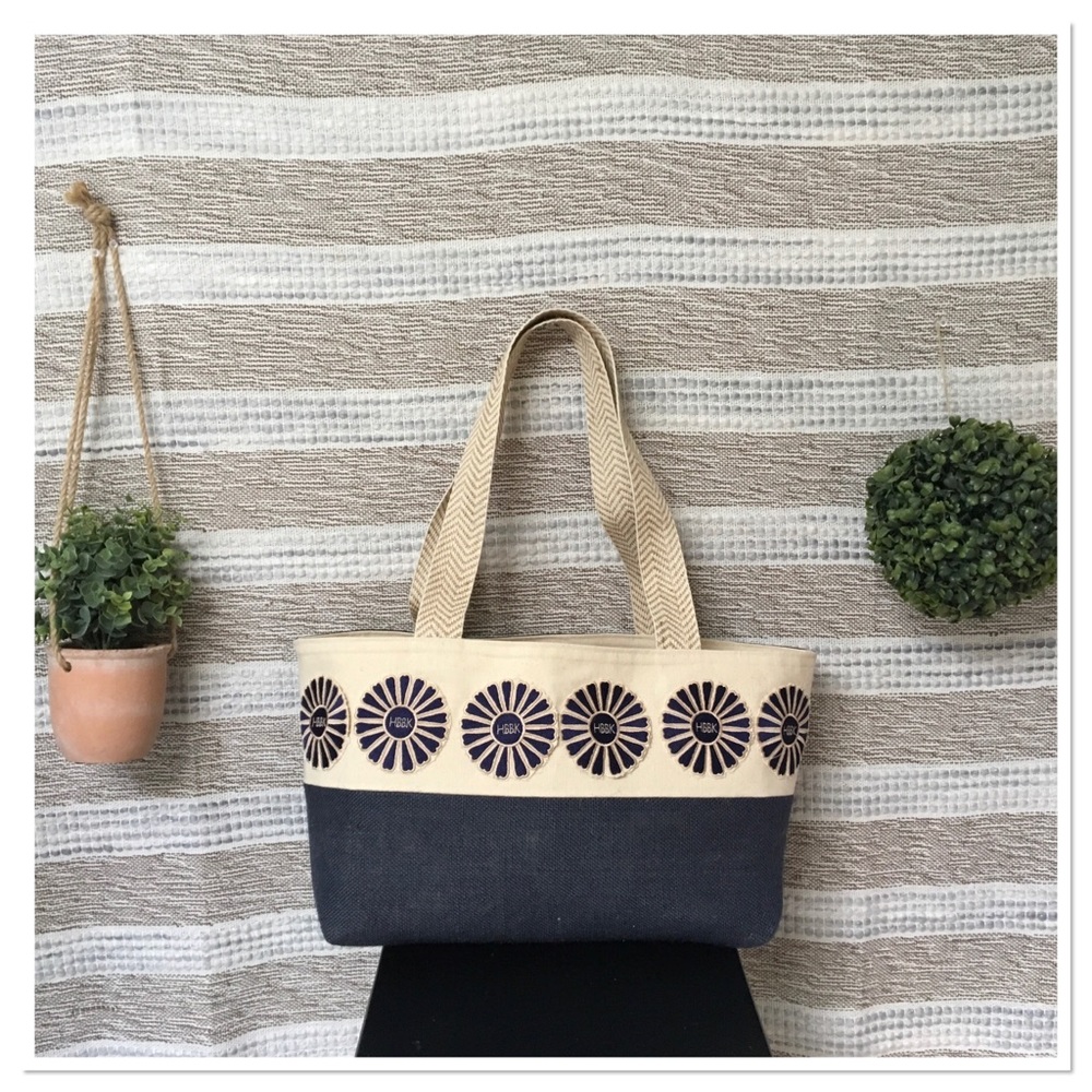 HBBK Cruise and Resort Luxury Vegan Tote - Picture 7 of 8